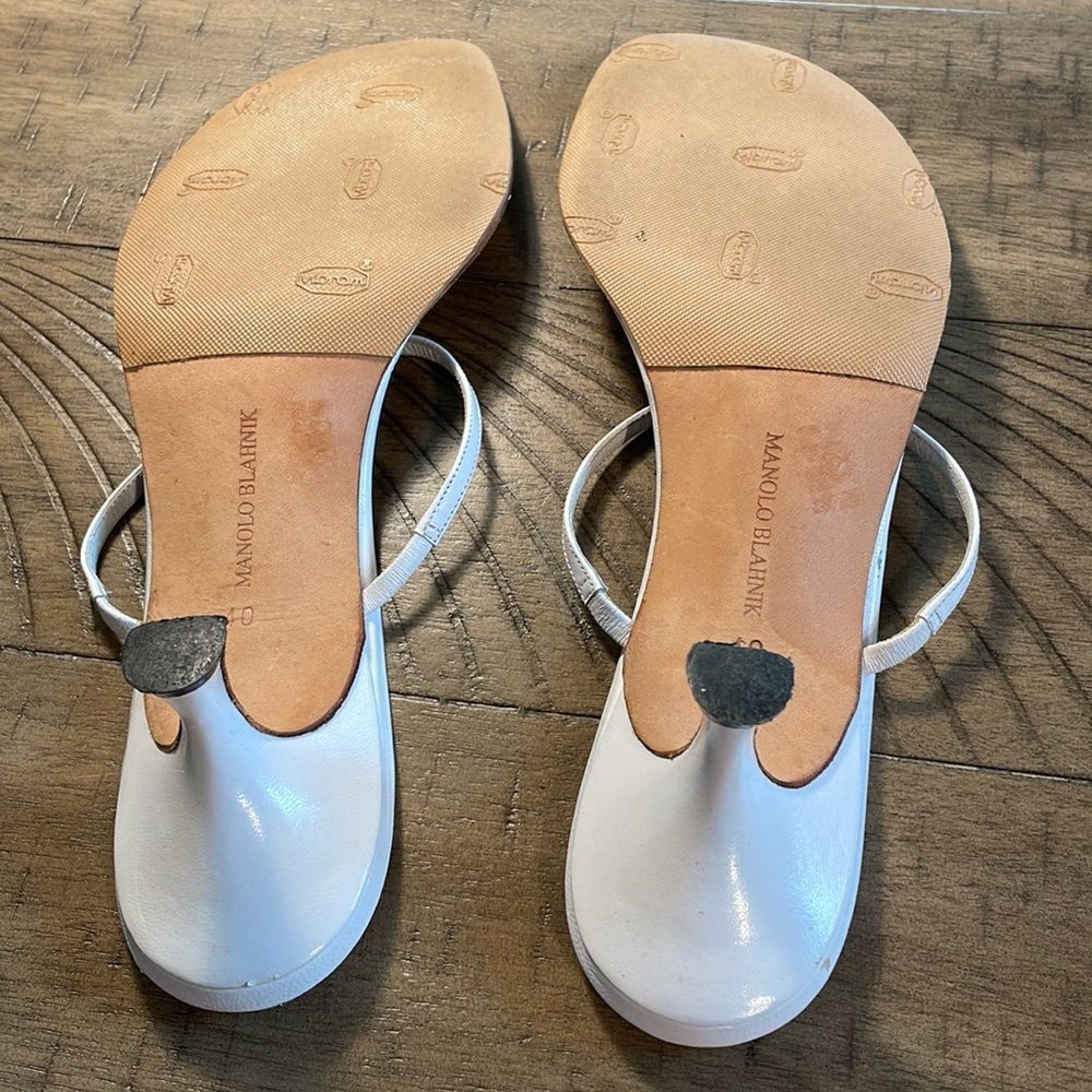 Manolo Blahnik White Sandal Heels with Coral Bead Detail - Picture 7 of 7